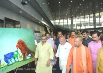 प्रधानमंत्री के जीवन पर आधारित प्रदर्शनी का सीएम योगी ने किया उद्घाटन, चाय बेचने से लेकर भारत के विश्वगुरु बनने का सपना है मुख्य आकर्षण