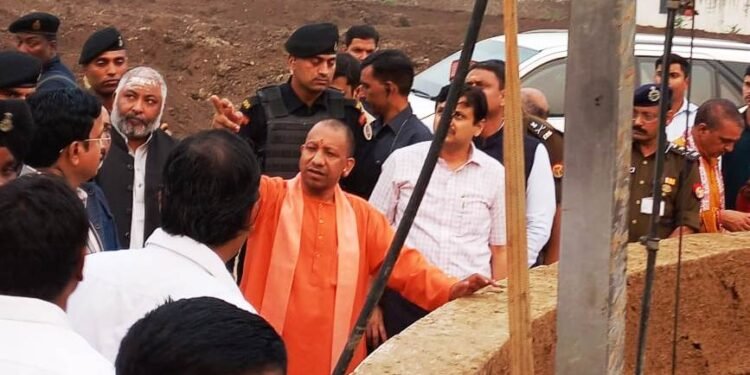 Varanasi: अब कंप्रेस्ड बायोगैस से चलेंगी गाडियां, CM योगी ने दिए निर्देश, एलपीजी से पड़ेगी सस्ती