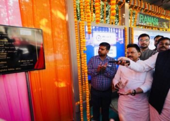 Varanasi: शहर को मिला पहला स्मार्ट बस स्टैंड, नगर विकास मंत्री ने किया शुभारंभ