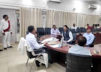 जिलाधिकारी ने जन सुनवाई के दौरान सुनी फरियादियों की समस्याएं, अधिकारियों को गुणवत्तापूर्ण निस्तारण का दिया निर्देश