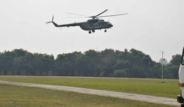 काशी-तमिल संगमम: सेना के हेलिकॉप्टर ने बीएचयू में किया टच एंड गो अभ्यास