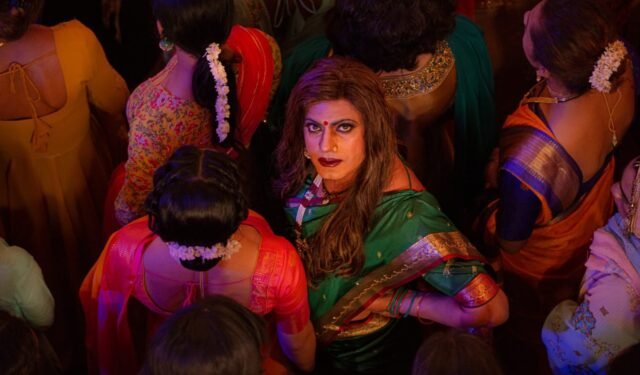 ट्रांसजेंडर महिला के रूप में नवाजुद्दीन सिद्दीकी की ‘हड्डी’ चर्चा में