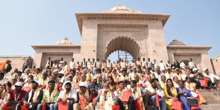 तमिल संगमम के तहत दक्षिण भारत से आए