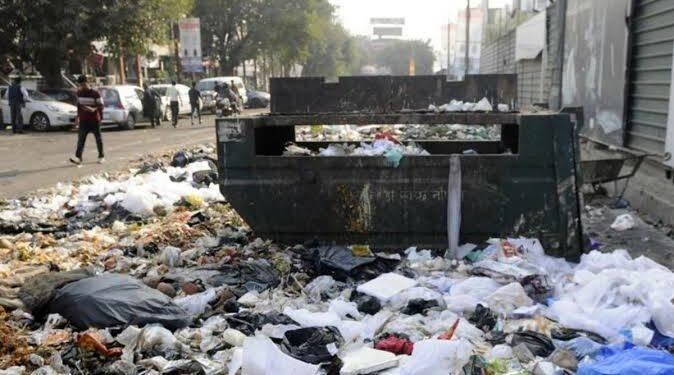 Varanasi: शहर से हटेंगे कूड़ा घर, दुर्गंध से मिलेगी राहत