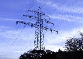 उपभोक्ता सेवा में बिजली कंपनियां फिसड्डी