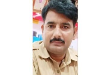 डिस्चार्ज होने के बाद दारोगा को लेकर घटनास्थल पहुंची पुलिस, तफ्तीश जारी