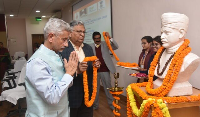 बदलती वैश्विक व्यवस्था में भारत उभरती शक्ति