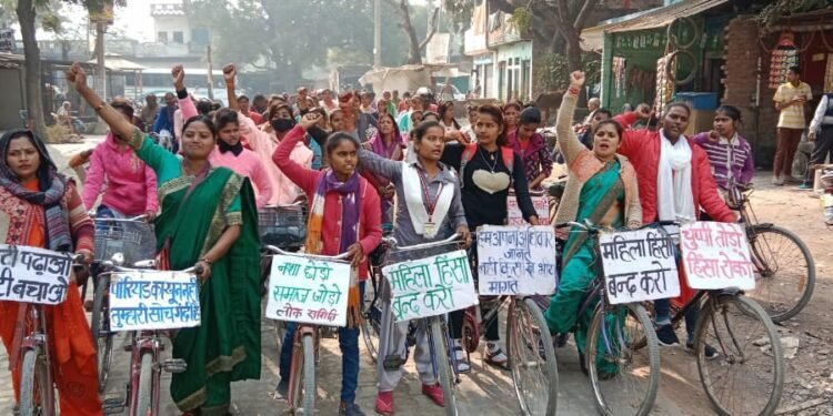 घरेलू महिला हिंसा, बाल विवाह, नशा के खिलाफ रैली निकालकर किया प्रदर्शन