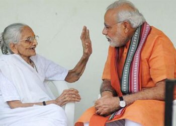 PM मोदी के मां की तबियत बिगड़ी, अहमदाबाद के अस्पताल में भर्ती