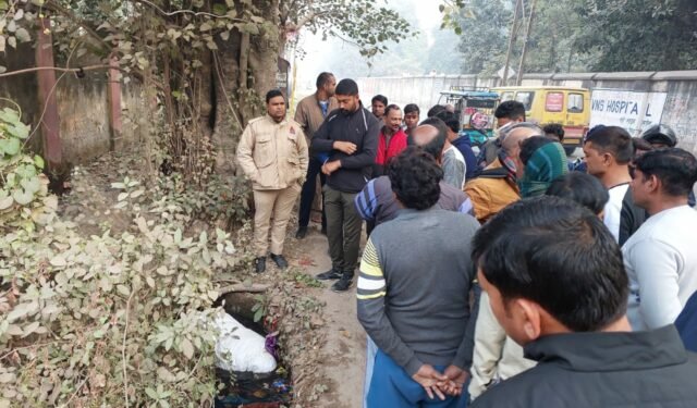 युवक की हत्या कर शव बोरा में भर कर फेंका