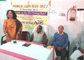 Varanasi: विश्व एचआईवी/एड्स दिवस पर निकाली गई रैली, हस्ताक्षर अभियान व गोष्ठियों का हुआ आयोजन