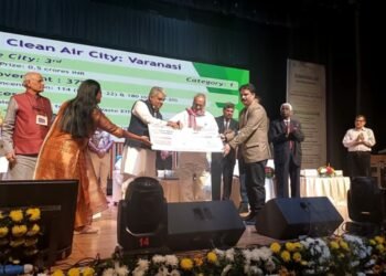 ‘‘स्वच्छ वायु सर्वेक्षण’’ में वाराणसी ने देश में प्राप्त किया तीसरा स्थान, महापौर व नगर आयुक्त ने दी बधाई