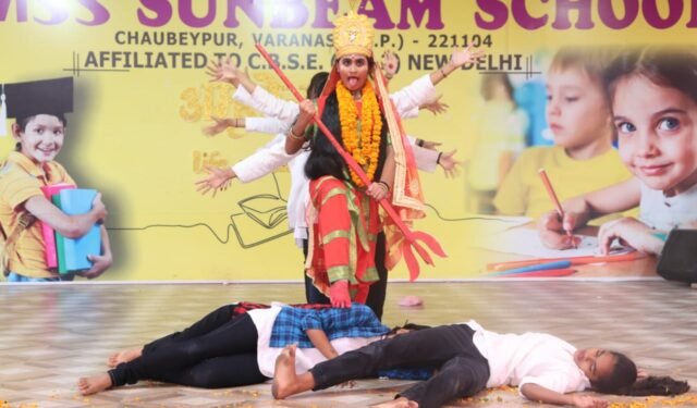 वार्षिकोत्सव समारोह में पुलवामा घटना की झांकी प्रस्तुत कर बच्चों ने दी मनमोहक प्रस्तुति