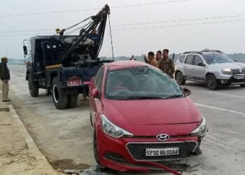 Jaunpur: कार की चपेट में आकर बाइक सवार युवक की मौत, चार घायल