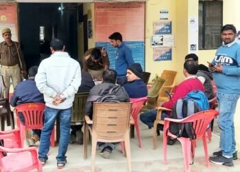 Chandauli: किसान ने लेखपाल से की मारपीट, मामला पहुंचा कोतवाली