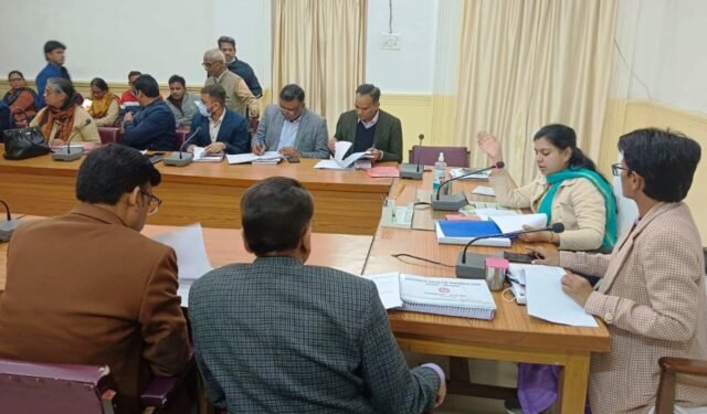 राष्ट्र के निर्माण में शिक्षा का महत्वपूर्ण योगदान : जिलाधिकारी