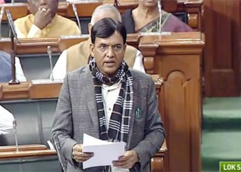 “प्रिकॉशन डोज पर ध्यान दें राज्य” संसद में बोले केंद्रीय स्वास्थ्य मंत्री, मास्क, सेनेटाईजर को प्रयोग में लाने की दी सलाह