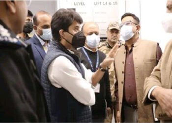 दिल्ली एअरपोर्ट का केन्द्रीय उड्डयन मंत्री ने किया औचक निरीक्षण, मिली थी कई शिकायतें