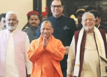 Cm at Kashi Vishwanath