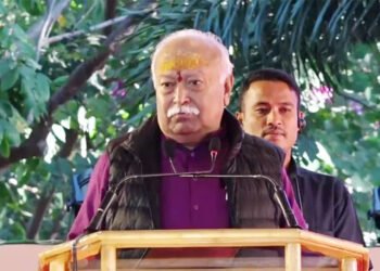 मांसाहार नहीं, तो बंद हो जाएंगे बूचड़खाने: मोहन भागवत