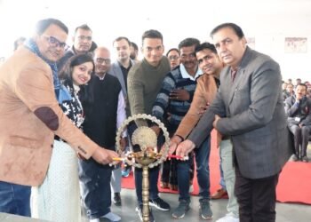 पुरातन छात्र समागम में जुटे पुरातन छात्र