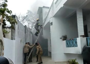 जौनपुर: संदिग्ध परिस्थितियों में लगी आग, हजारों विद्युत् मीटर जलकर स्वाहा