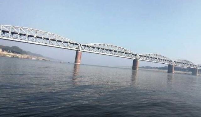 उपेक्षाओं का शिकार 135 वर्षीय ‘मालवीय पुल’