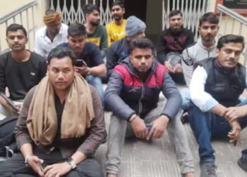 BHU: गलत तरीके से छात्रावास आवंटन के विरोध में छात्र धरने पर