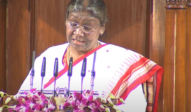 संसद में राष्ट्रपति का अभिभाषण: द्रौपदी मुर्मू बोलीं – ‘2047 तक एक नए भारत का निर्माण करना है’