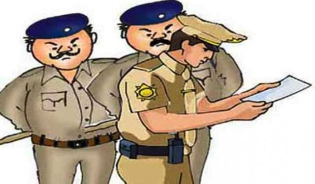 सराफा कारोबारी के यहां हुई चोरी में पुलिस पर गिरी गाज