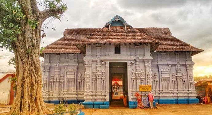 दूसरे धर्मों के कलाकार भी कर सकेंगे अपने हुनर का प्रदर्शन, केरल के इस मंदिर में गैर हिन्दुओं का प्रवेश वर्जित