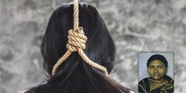 पति की नाईट पार्टी से परेशान महिला फंदे से लटकी