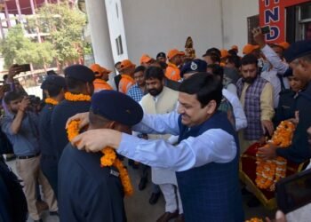 ऑपरेशन ‘दोस्त’ से वापस लौटने पर NDRF जवानों का वाराणसी में भव्य स्वागत