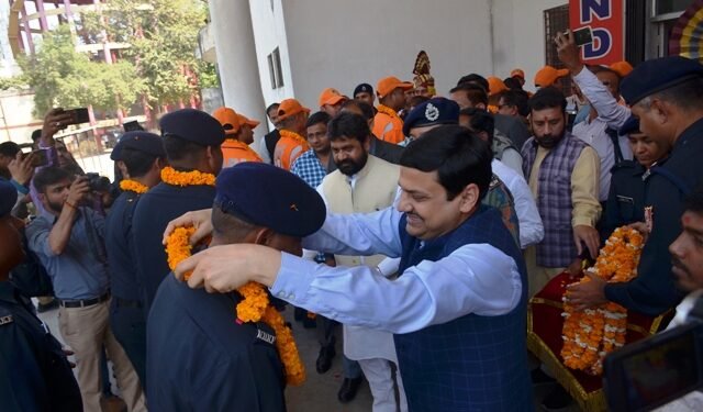 ऑपरेशन ‘दोस्त’ से वापस लौटने पर NDRF जवानों का वाराणसी में भव्य स्वागत