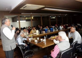 डिजिटल युग में अखबार की विश्वसनीयता बरकरार: प्रो० ए० के० त्यागी