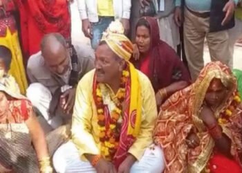 65 साल के शख्स ने 23 वर्ष की युवती से रचाई शादी, जानिए वजह