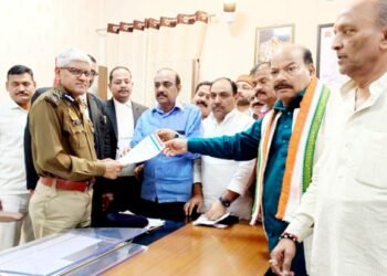 कांग्रेस ने प्रशासन से सुरक्षा की लगाई गुहार, बोले- ‘मुख़्तार करा सकता है अजय राय पर हमला’