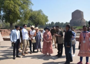 हेनरी क्लिंटन को पसंद आई काशी की आभा, पुरातात्विक धरोहरों को देख हुईं अभिभूत