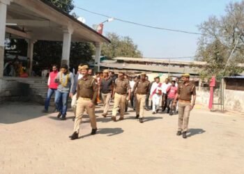 जिलाधिकारी एस. राजलिंगम ने मार्कण्डेय महादेव मंदिर में किया जलाभिषेक