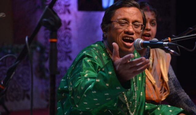 हजारों शिष्यों को संगीत में कर चुके हैं पारंगत पं० देवाशीष डे, 50 से अधिक देशों में हैं उनके प्रशिक्षित शिष्य