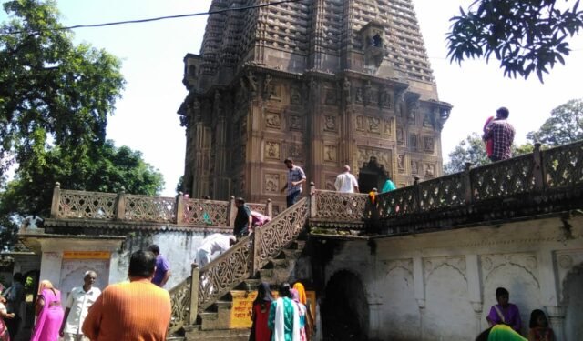 Navratri 2023: बनारस और चंदौली के बीच बसा यह मंदिर अपनी भव्यता और शानदार नक्काशी के लिए है प्रसिद्ध