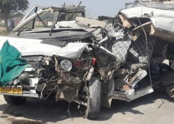 एयरपोर्ट रनवे के सामने दो वाहनों में हुई टक्कर, एक की मौत, चार घायल