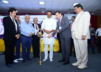 डिप्टी सीएम बृजेश पाठक ने पीएचडी चैम्बर के यूपी इंटरनेशनल ट्रेड एक्सपो का उद्घाटन किया