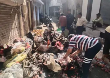 पूजन भंडार दुकान में आग लगने से लाखों का माल जल कर राख