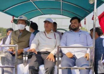 सीआरएस ने किया दोहरीकरण एवं विद्युतीकरण कार्य का निरीक्षण