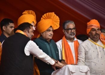 केंद्रीय मंत्री नितिन गडकरी ने ग्रीनफील्ड एक्सप्रेस-वे का किया शिलान्यास