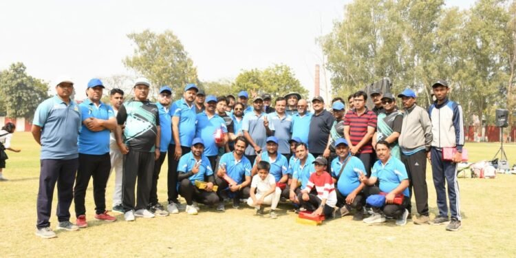 डीआरएम इलेवन ने मीडिया इलेवन को 02 विकेट से हराया