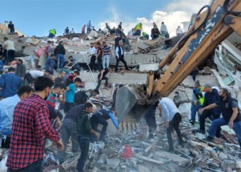 तुर्किये-सिरिया में 4000 से ज्यादा मौतें, 22 घंटे बाद एक महिला को जिंदा निकाला