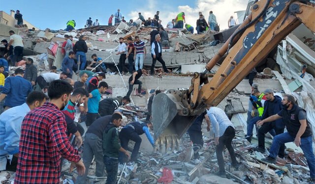 तुर्किये-सिरिया में 4000 से ज्यादा मौतें, 22 घंटे बाद एक महिला को जिंदा निकाला