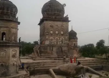 लखीमपुर के शिव मन्दिरों में उमड़ी भक्तों की भीड़, भुइफोरवानाथ मन्दिर में पूरी होती है मन्नत